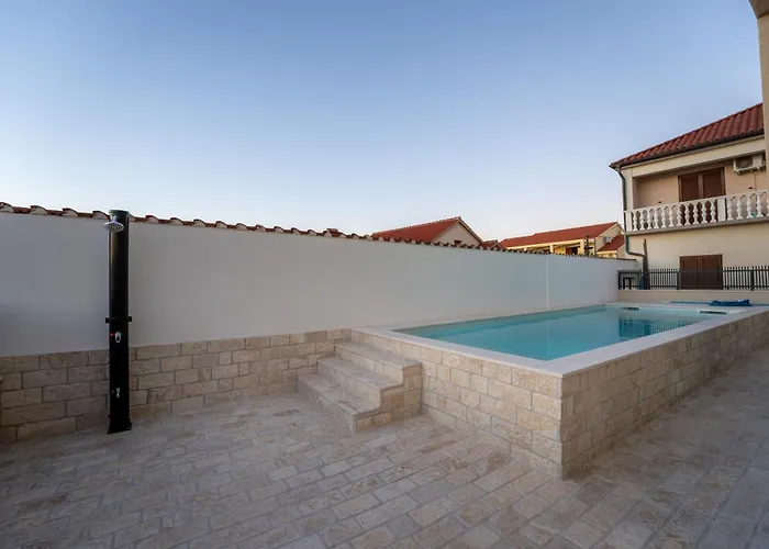 Lovre 1 Villa *