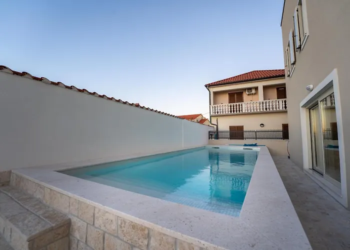 Villa Lovre 1 Nin