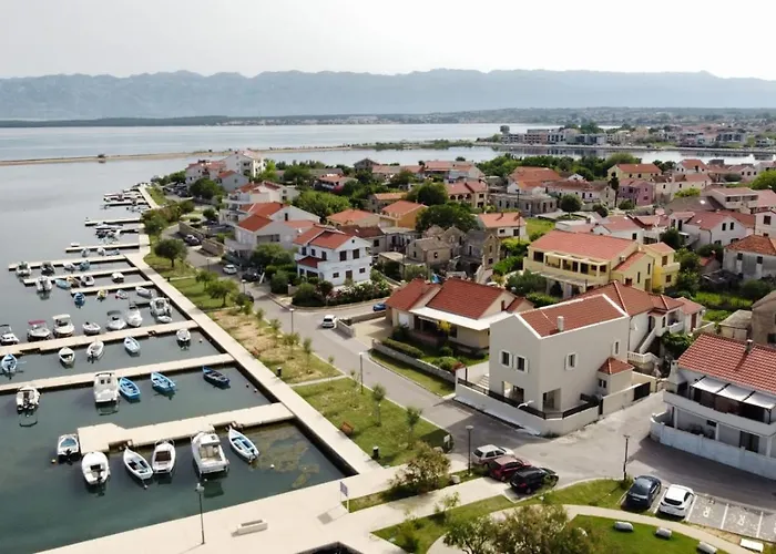 Villa Lovre 1 *
