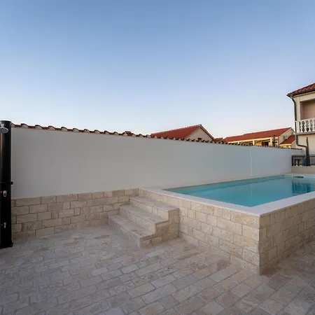 Lovre 1 Villa *