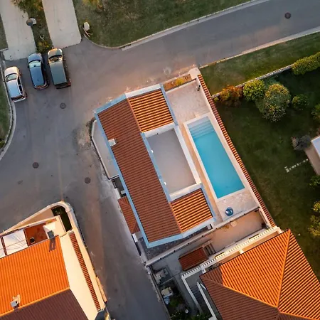 Lovre 1 Villa